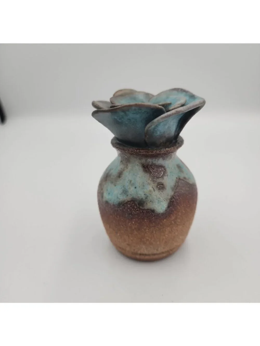 Studio Bud Vase MCM Pottery Signed By Judy Blue Tan 4